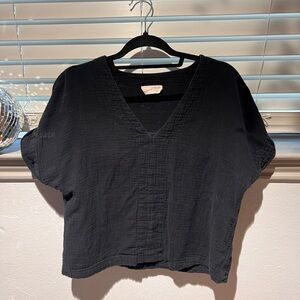 Universal Thread Classic Black Top